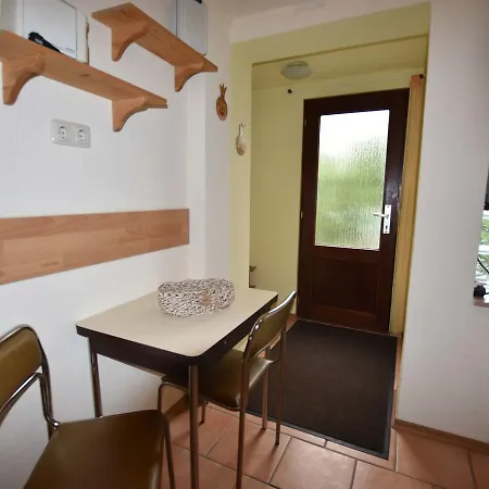 Beachside In With Private Terrace Pepelow