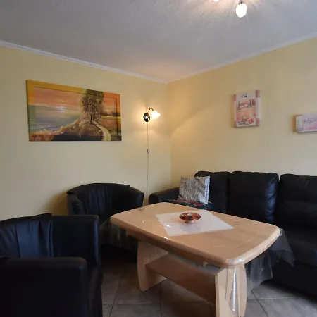 Beachside In With Private Terrace Pepelow